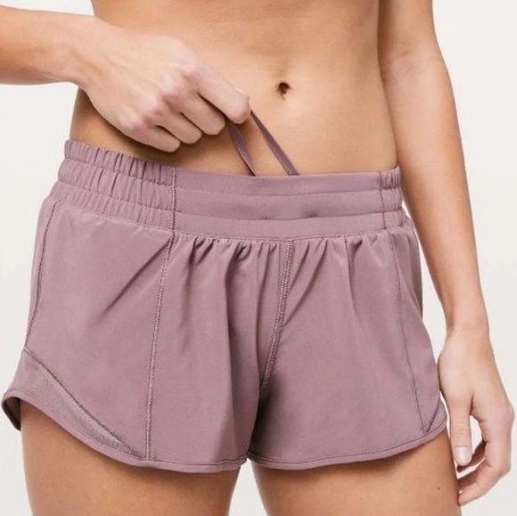 Last 1! Lululemon Pink Hotty Hot 2.5" Short, Sz 10 - Picture 6 of 8